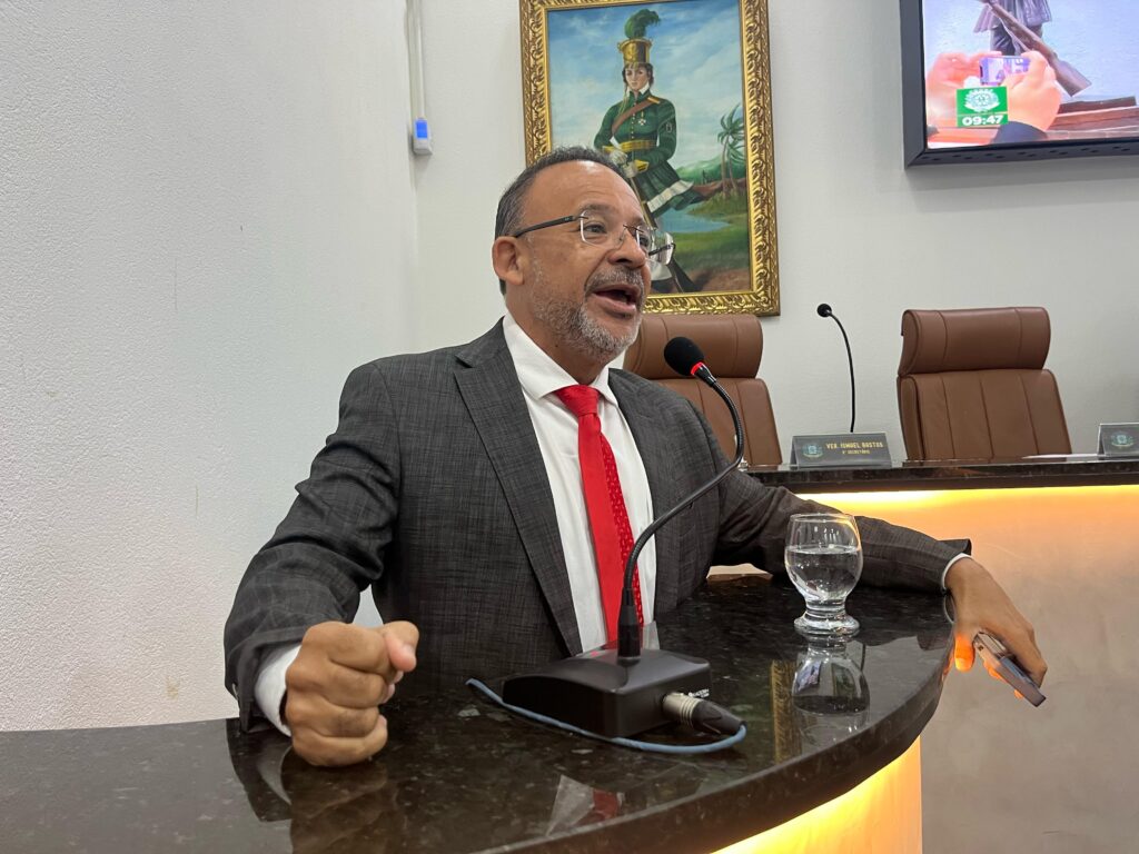 Vereador cobra explicações sobre aditivo de quase R$ 3 milhões para transporte escolar em distrito de Feira: “É gravíssimo”